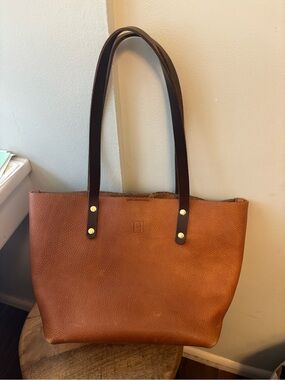 Source Unknown Tan Leather Tote with Dark Brown Straps